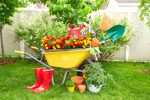 Garden maintenance in Leaves Green with neat lawn and trimmed hedges